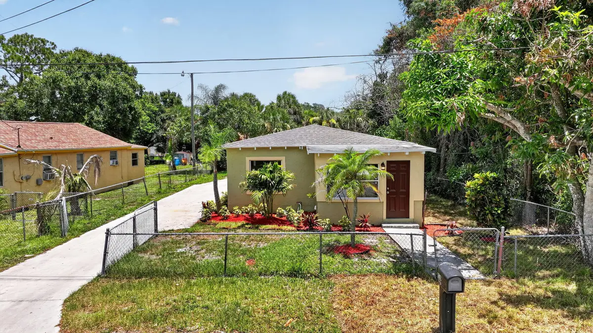 426 N 19th Street, Fort Pierce, FL 34950 - #1