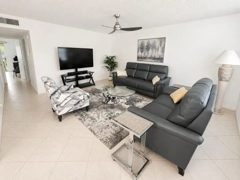 567 Burgundy L, Delray Beach, FL 33484 - #3
