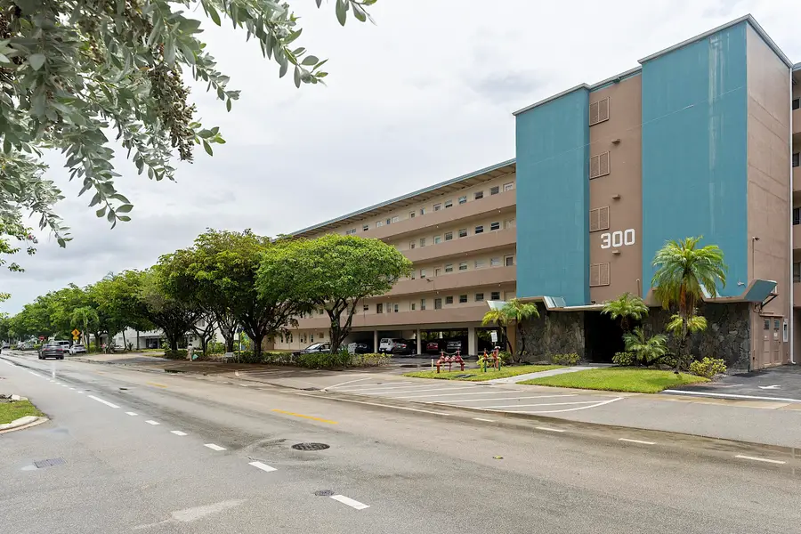 300 NE 14th Avenue #501, Hallandale Beach, FL 33009 - #2