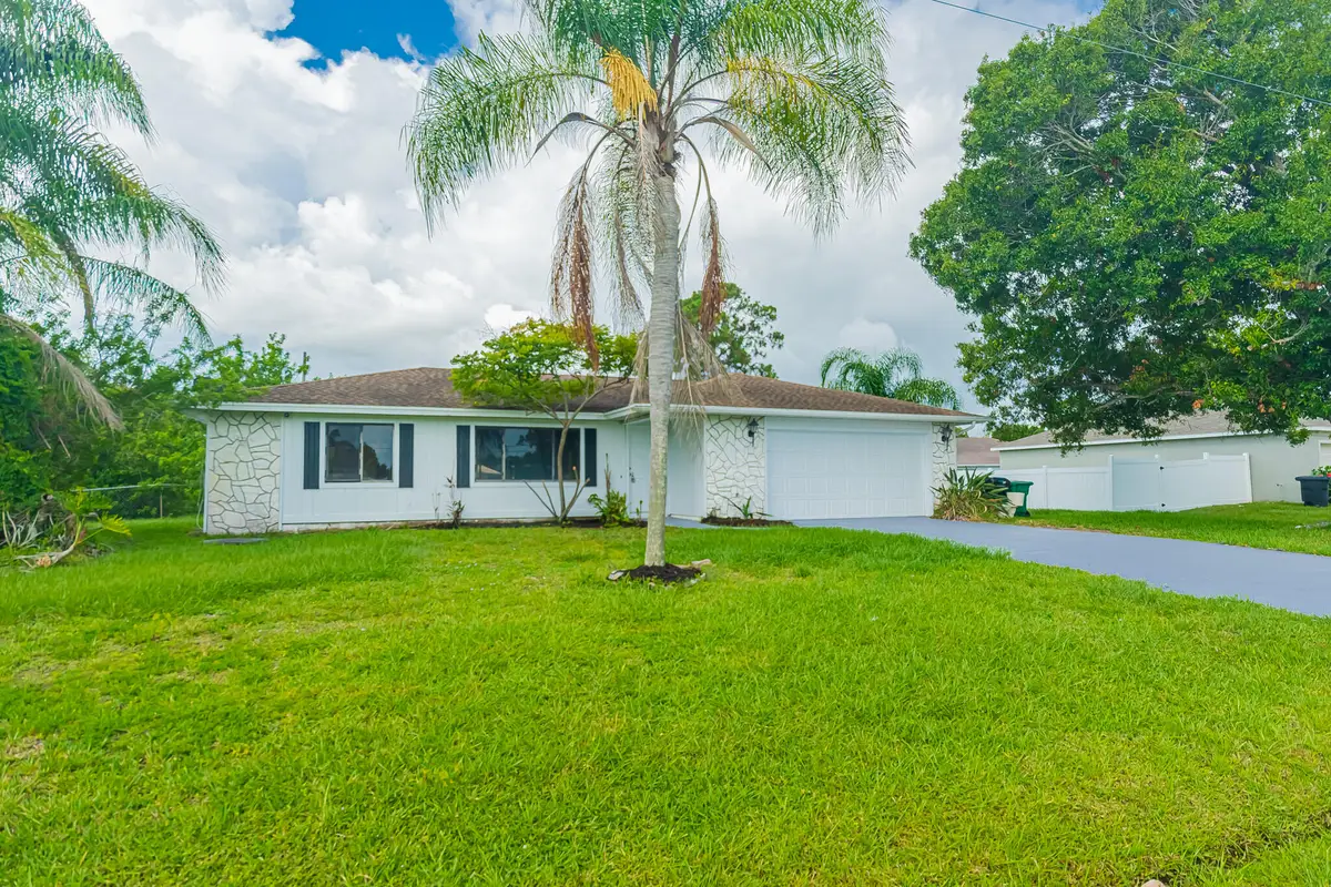 922 SE Thornhill Drive, Port Saint Lucie, FL 34983 - #1