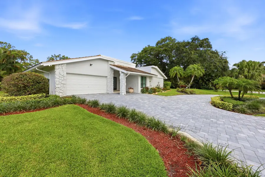 624 W Lakewoode Circle W, Delray Beach, FL 33445 - #2