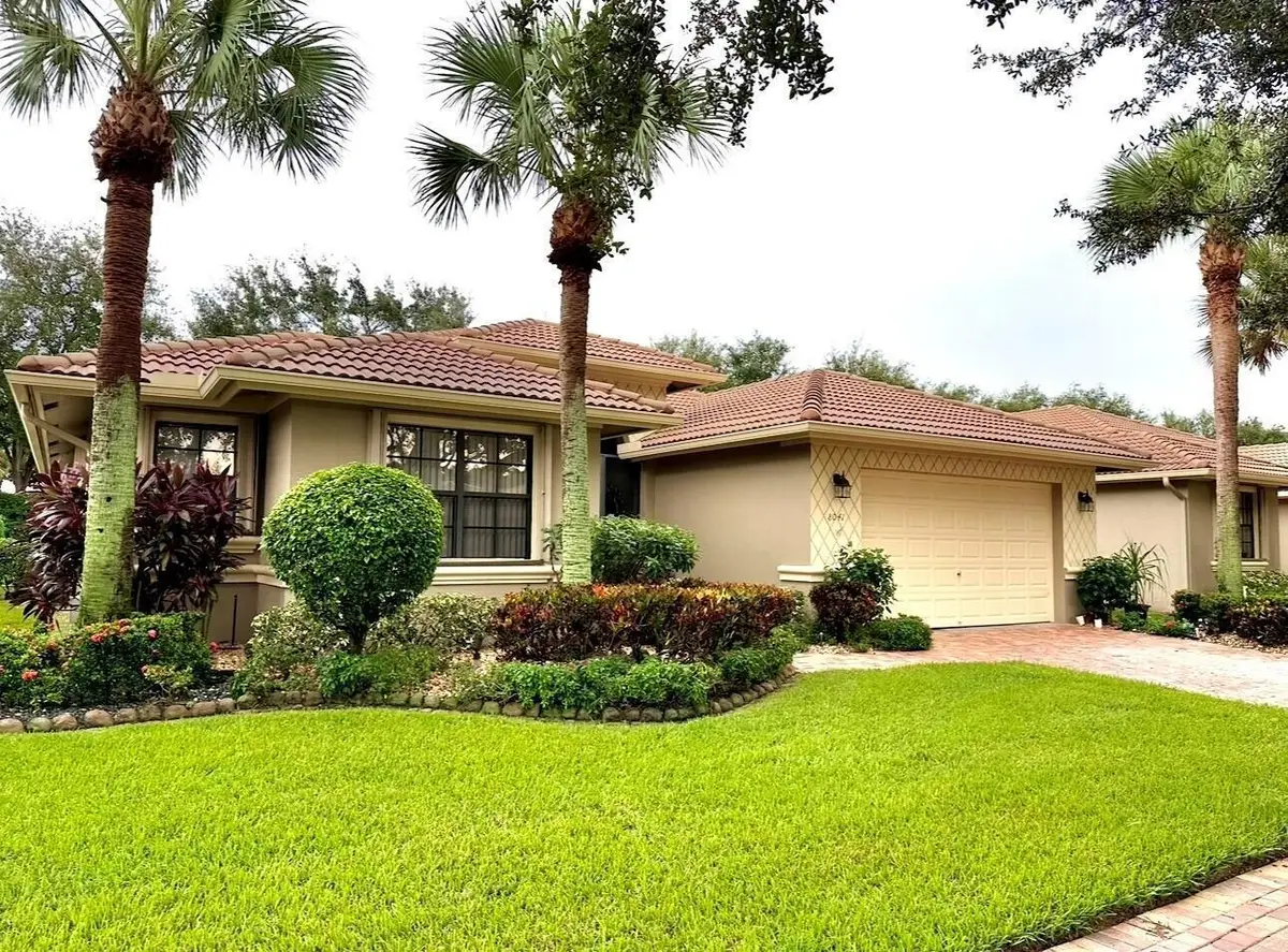 8041 E Via Grande, Boynton Beach, FL 33437 - #1