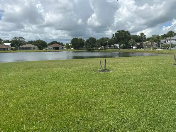 6075 46th Lane, Vero Beach, FL 32967