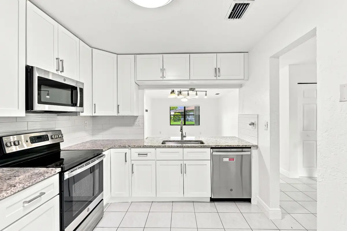 10 Seneca Court, Royal Palm Beach, FL 33411 - #1
