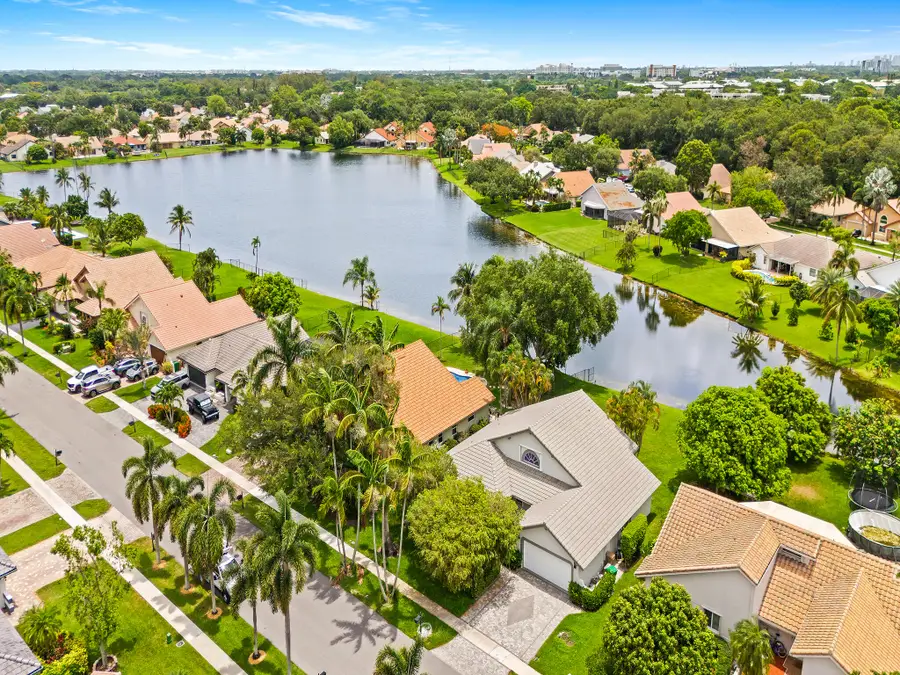 1750 W Oak Knoll Circle, Davie, FL 33324 - #2