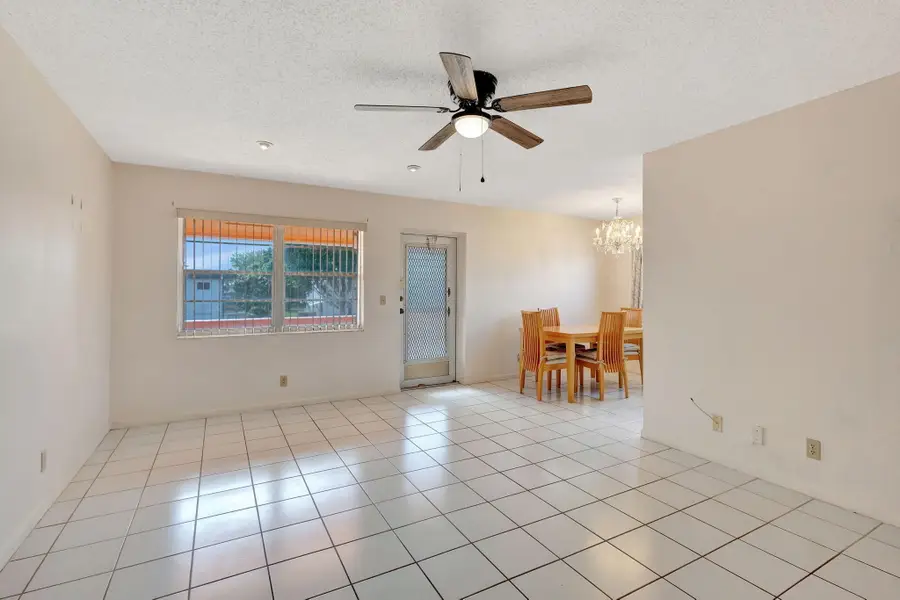 332 Sheffield N, West Palm Beach, FL 33417 - #3