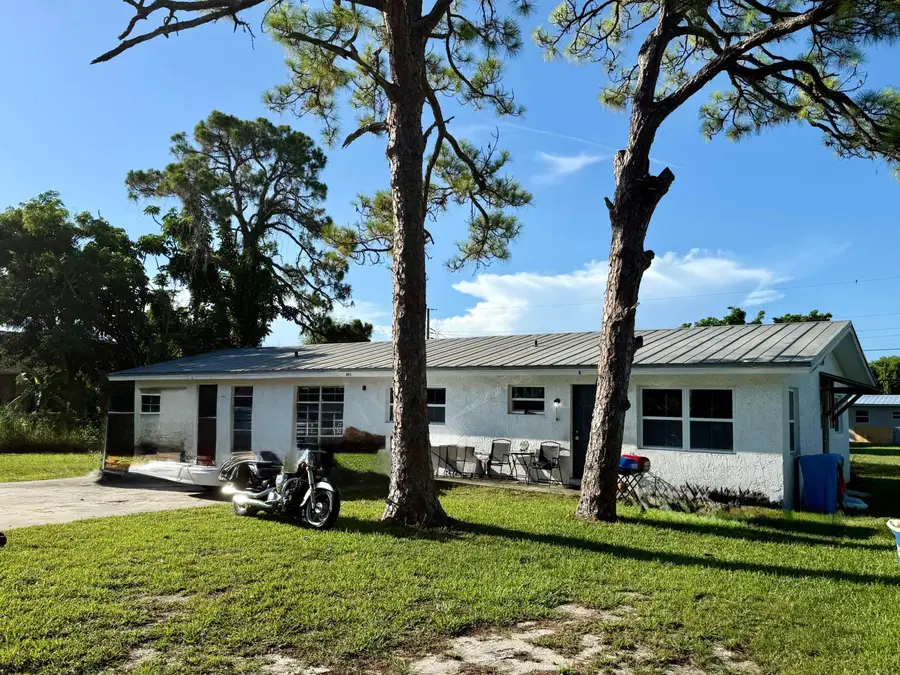 805 S Lake Drive, Fort Pierce, FL 34982 - #2