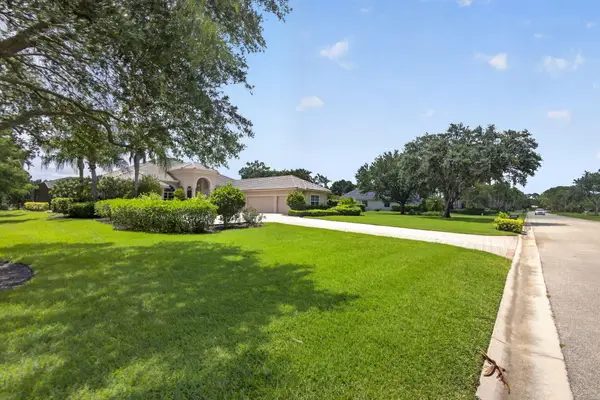 8055 Woodsmuir Drive, West Palm Beach, FL 33412