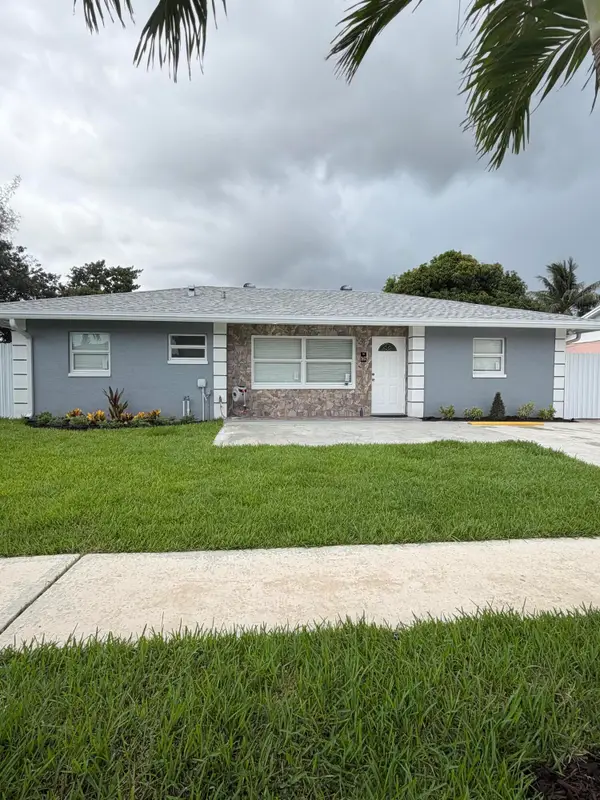 5612 S 36th Street, Greenacres, FL 33463