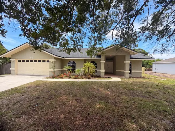 711 SE Celtic Avenue, Port St Lucie, FL 34983