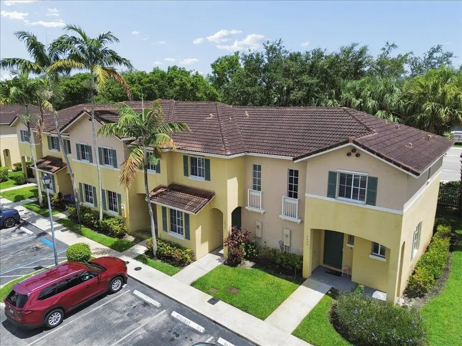 6036 SW 19th Place, North Lauderdale, FL 33068 - #2