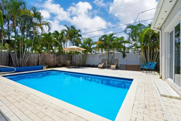 250 NE 57th Street, Oakland Park, FL 33334