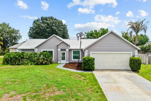 697 SW Jeanne Avenue, Port St Lucie, FL 34953