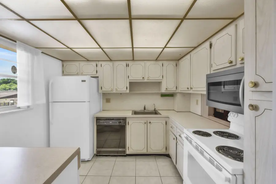 301 Cambridge Road #202, Hollywood, FL 33024 - #3
