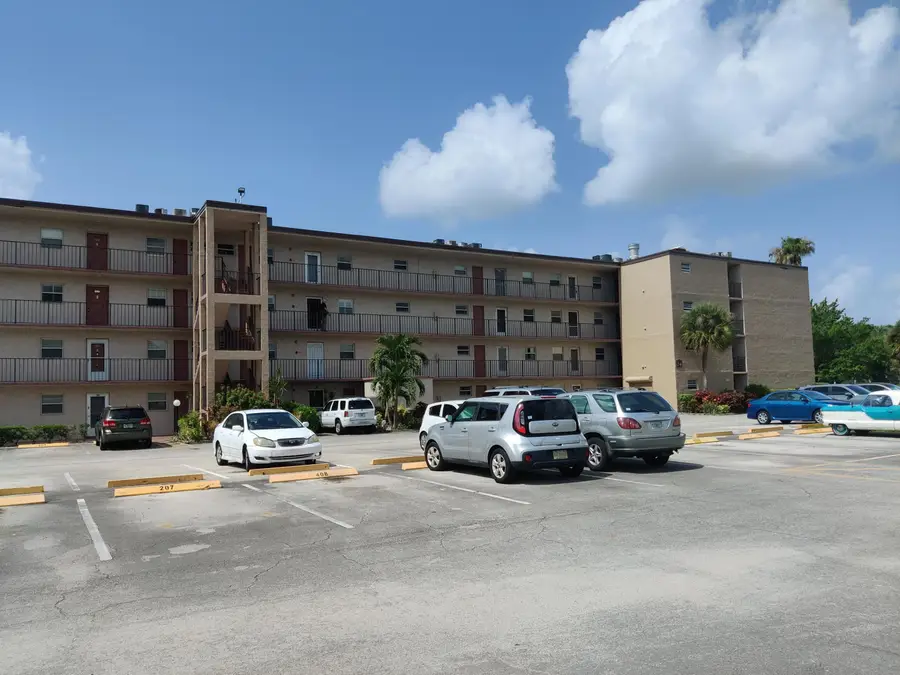 225 Bonnie Boulevard #405, Palm Springs, FL 33461 - #2