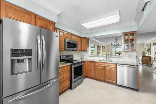 7076 Huntington Lane #502, Delray Beach, FL 33446