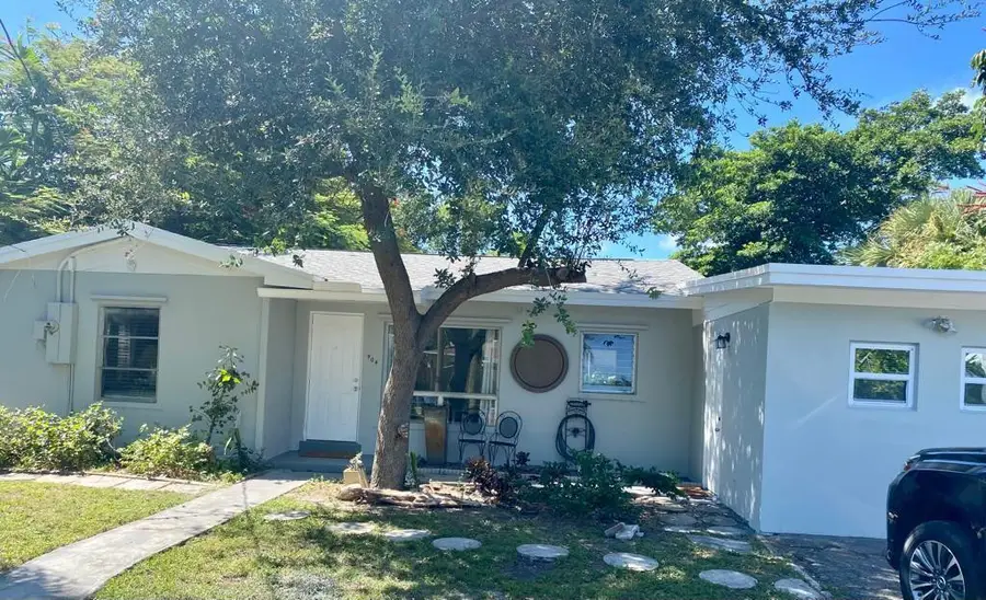 904 SE 12th Street, Fort Lauderdale, FL 33316 - #2
