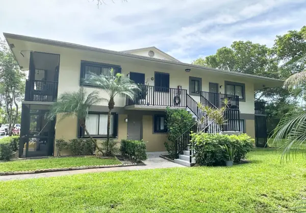 588 Trace Circle #211, Deerfield Beach, FL 33441