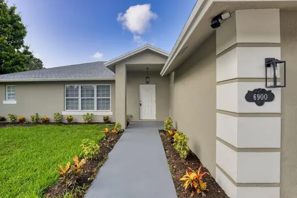 6900 2nd St Street, Jupiter, FL 33458