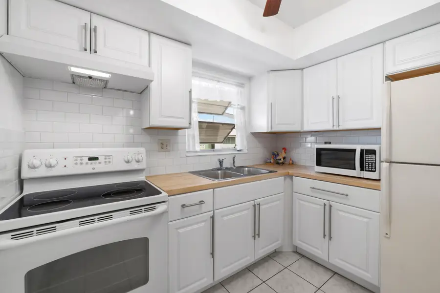 2915 Crosley Drive W #G, West Palm Beach, FL 33415 - #3