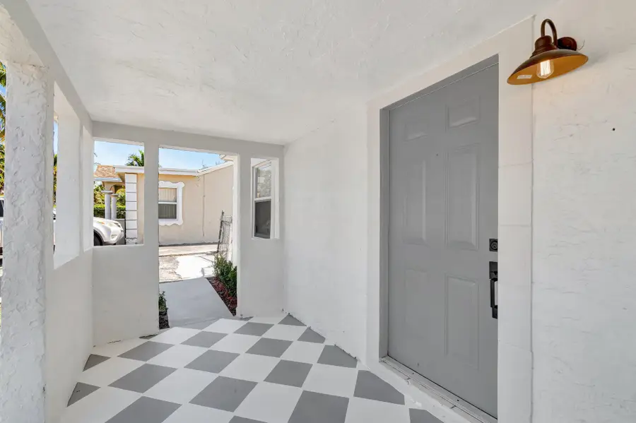 950 29th Street, West Palm Beach, FL 33407 - #2