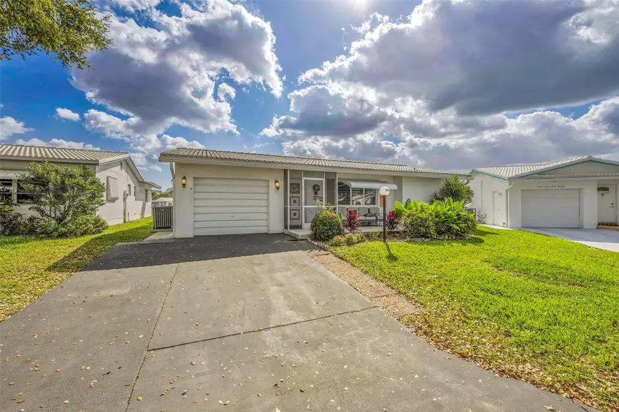 1010 NW 89th Way, Plantation, FL 33322 - #2