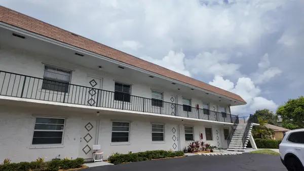 227 Castlewood Drive #207, North Palm Beach, FL 33408