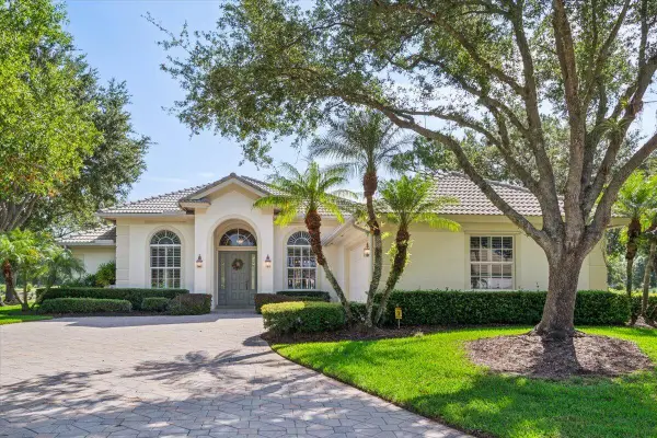 8004 Links Way, Port St Lucie, FL 34986