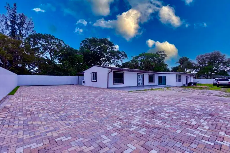 696 Arlington Drive, West Palm Beach, FL 33415 - #2