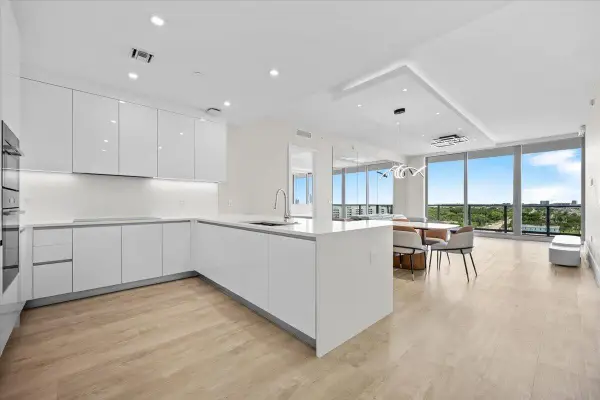 220 Lake Shore Drive #917, Lake Park, FL 33403