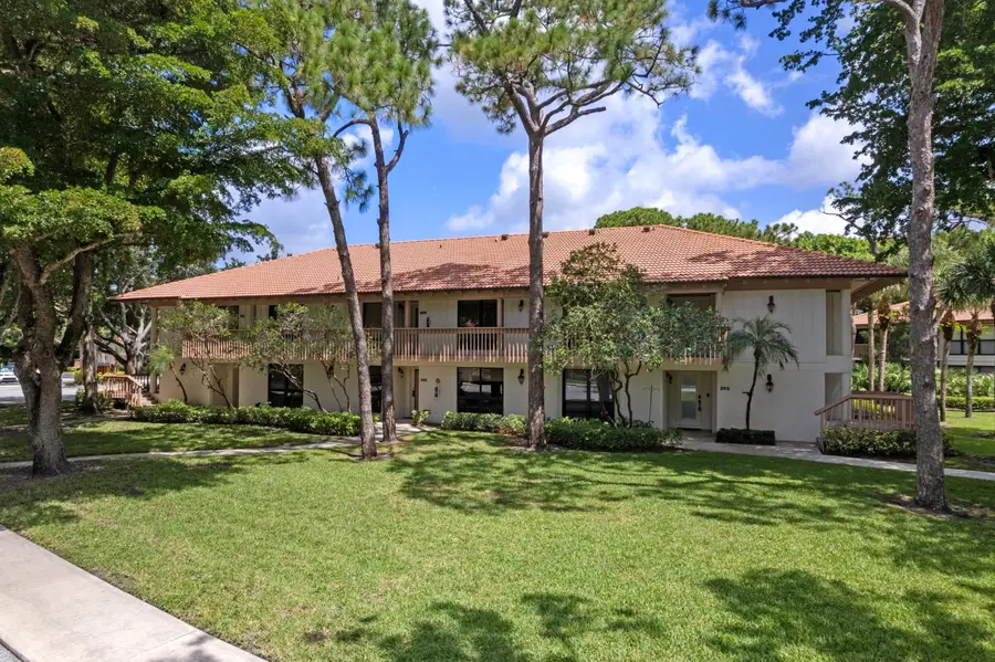 200 Brackenwood Terrace, Palm Beach Gardens, FL 33418 - #3