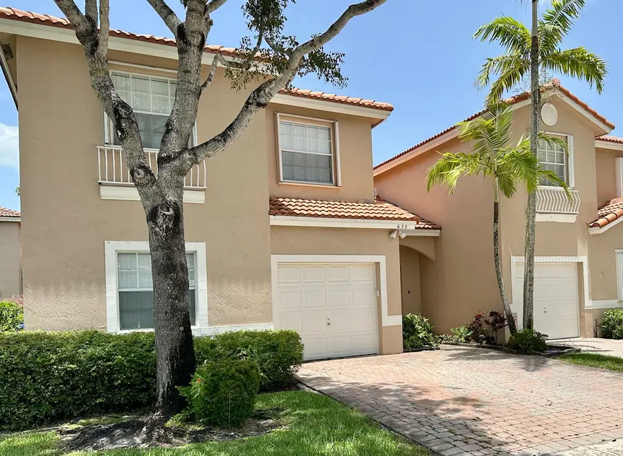 639 NW 130th Way, Pembroke Pines, FL 33028 - #2