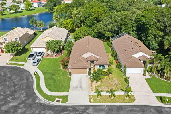 1842 Oak Berry Circle, Wellington, FL 33414