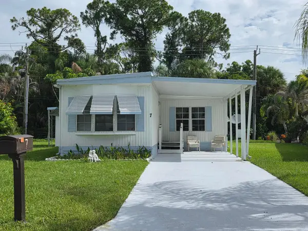 7 Quintana Roo Lane, Port St Lucie, FL 34952