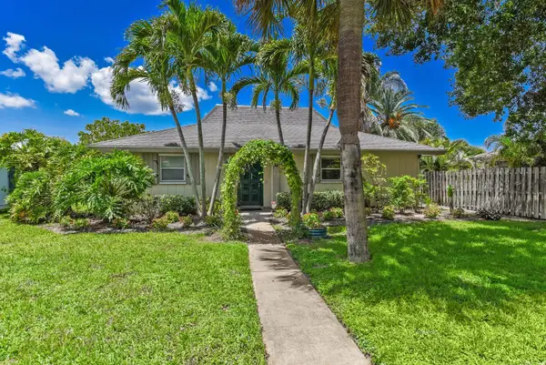 322 SW Indian Groves Drive, Stuart, FL 34994