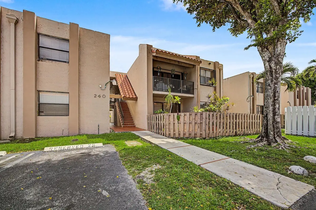 240 W Park Drive #201-4, Miami, FL 33172 - #1