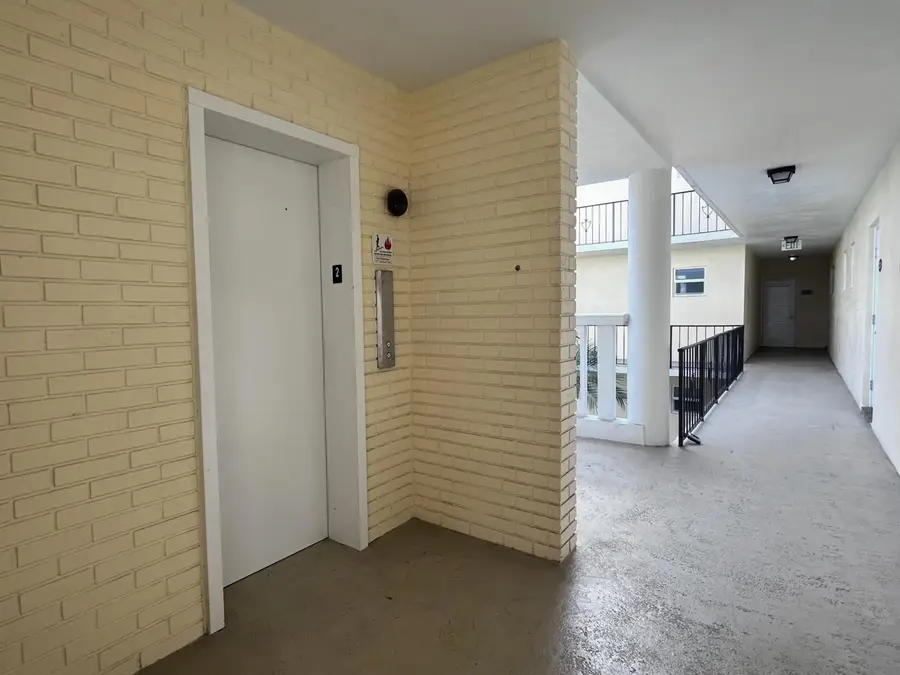 21 Colonial Club Drive #202, Boynton Beach, FL 33435 - #3