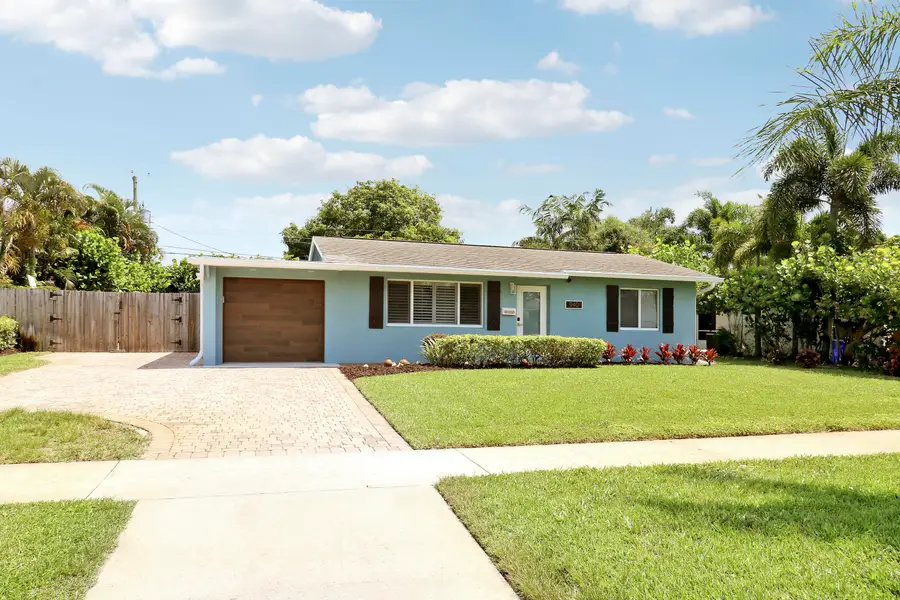 940 Dogwood Road, North Palm Beach, FL 33408 - #2