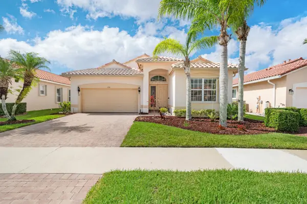 396 NW Springview Loop, Port St Lucie, FL 34986