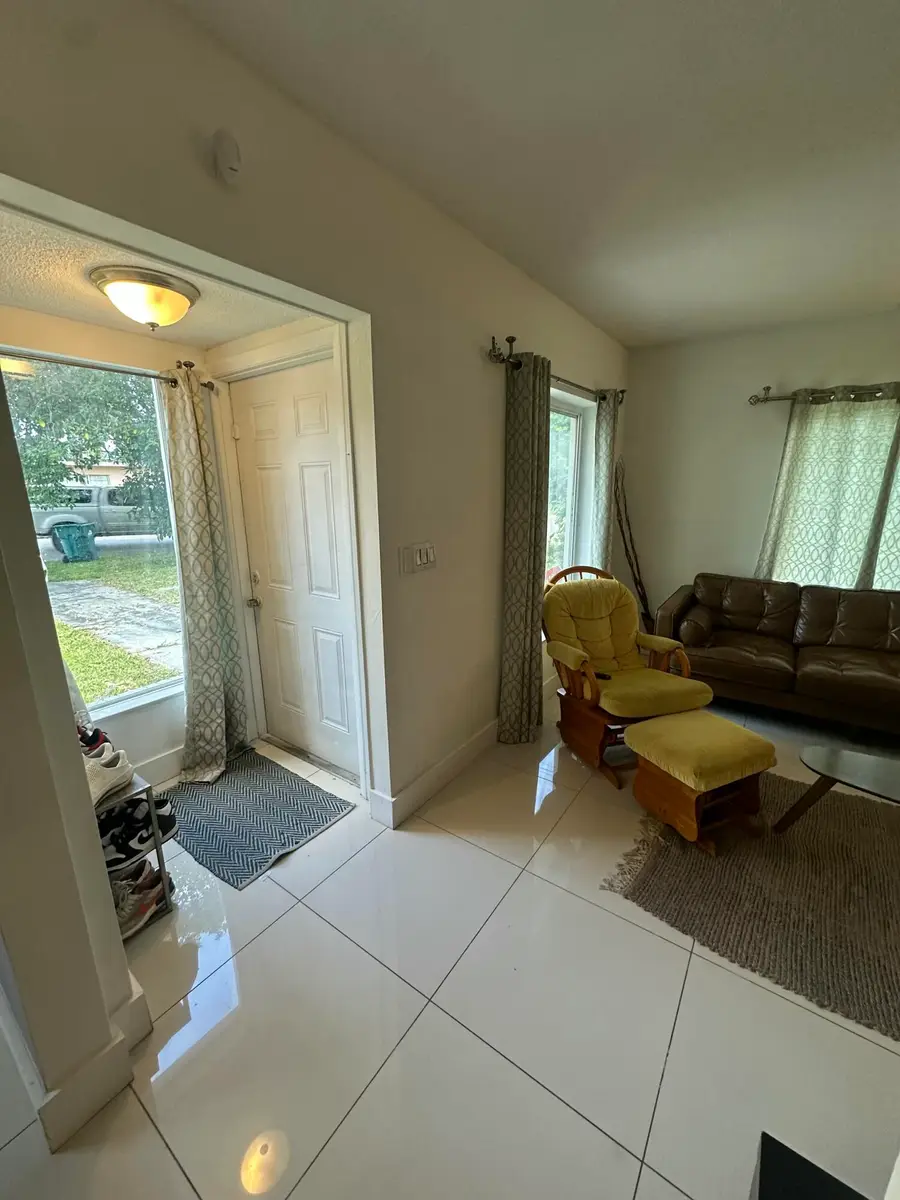 11150 Peachtree Drive, Miami, FL 33161 - #2