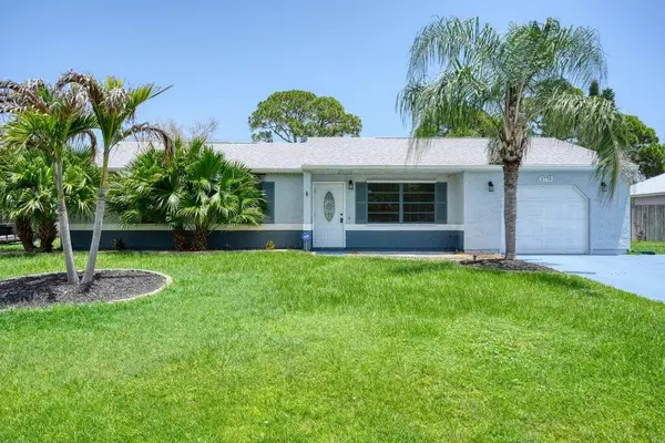 2773 SE Brevard Avenue, Port St Lucie, FL 34952