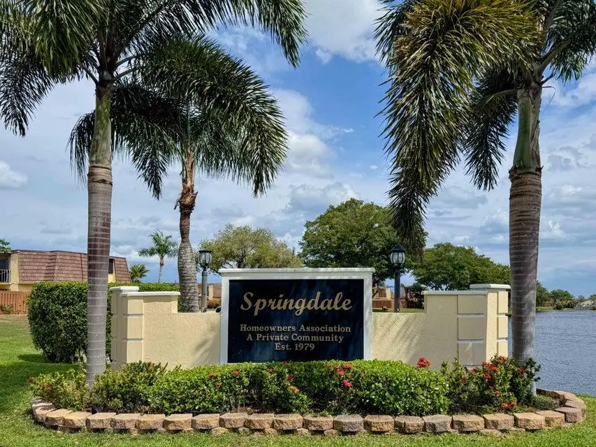 22 Springdale Circle, Palm Springs, FL 33461 - #2