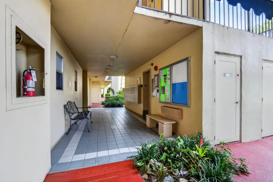 3590 Via Poinciana #311, Lake Worth, FL 33467 - #3