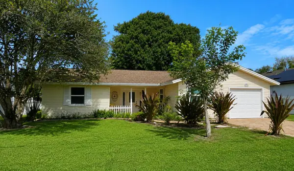 2490 SE Whitehorse Street, Port St Lucie, FL 34984