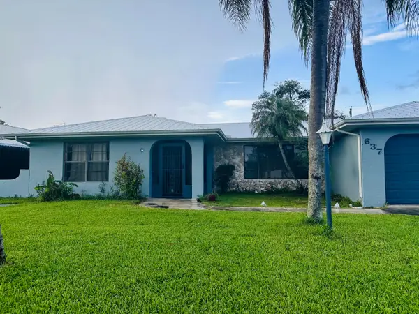637 SE Thornhill Drive, Port St Lucie, FL 34983