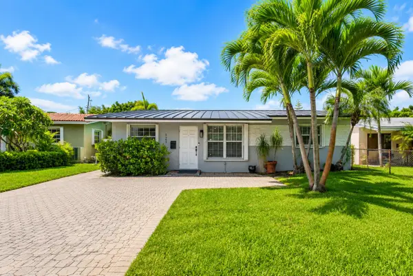 121 NE 55th Street, Oakland Park, FL 33334