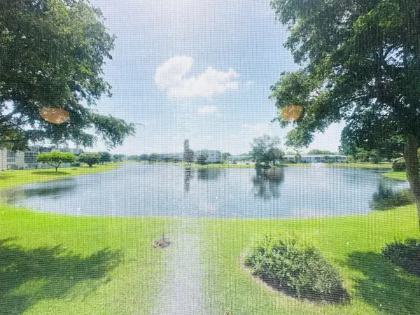 2017 Farnham N, Deerfield Beach, FL 33442