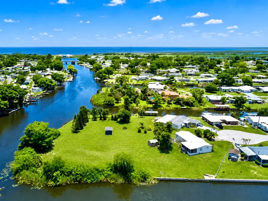 2717 SE 32nd Street, Okeechobee, FL 34974 - #2