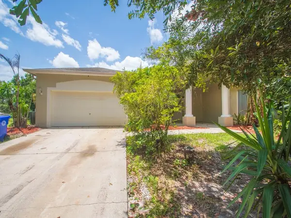 4655 52nd Avenue, Vero Beach, FL 32967