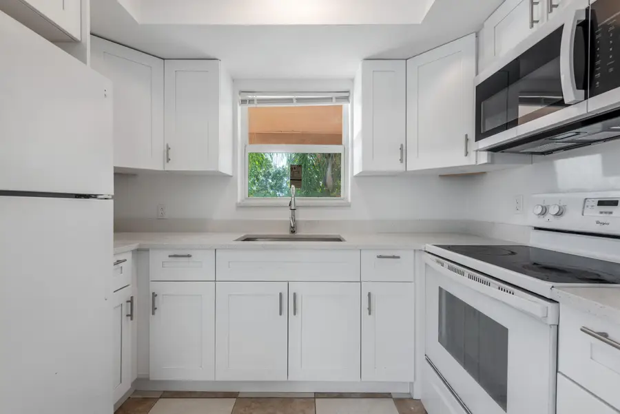 925 S Pine Street, Lake Worth, FL 33460 - #2